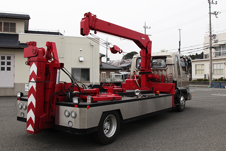 4tレッカー車・クレーン付